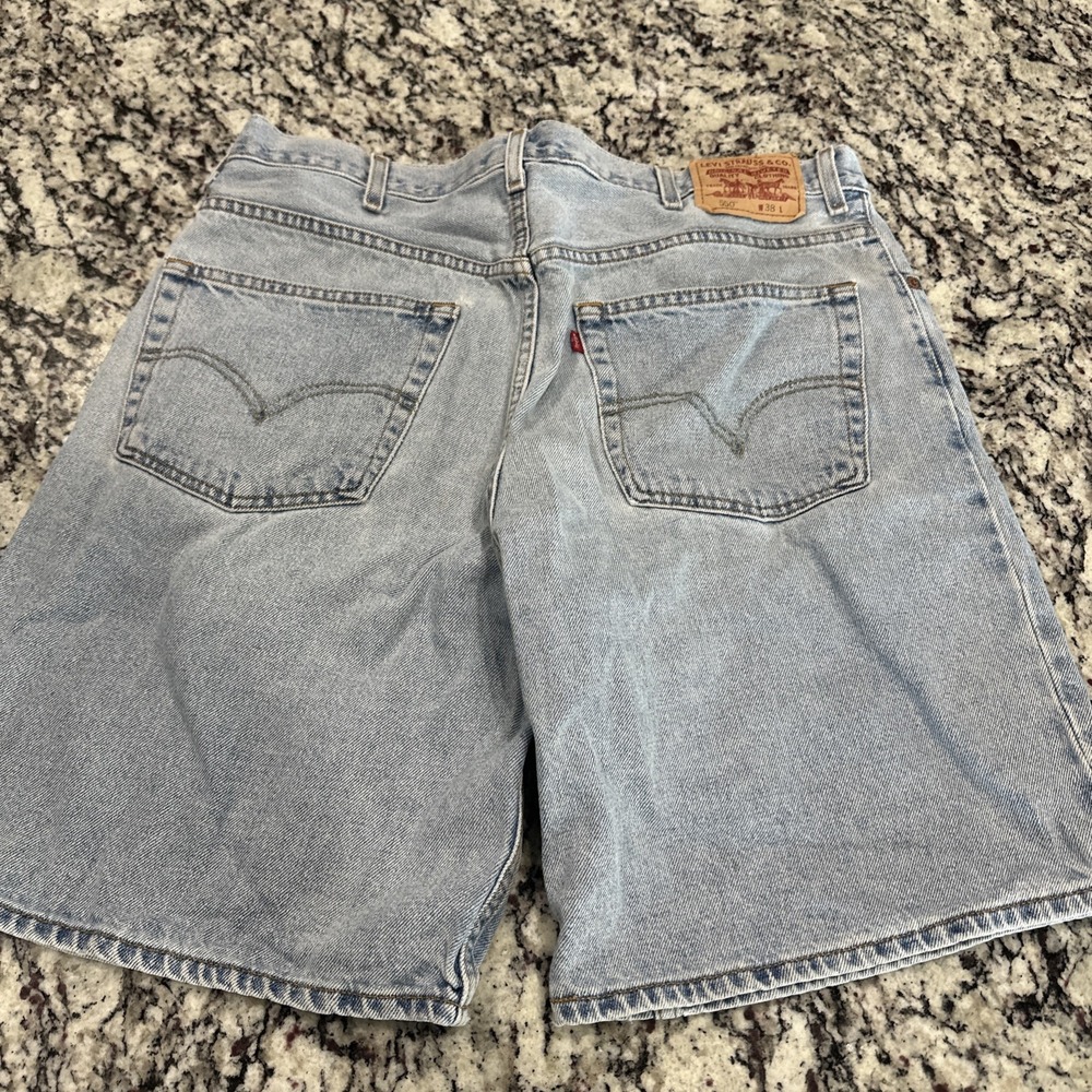 Levi's 550 Relaxed Fit Light‎ Wash Blue Jean Shorts